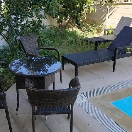 فيلة Marina كوشاداسيه